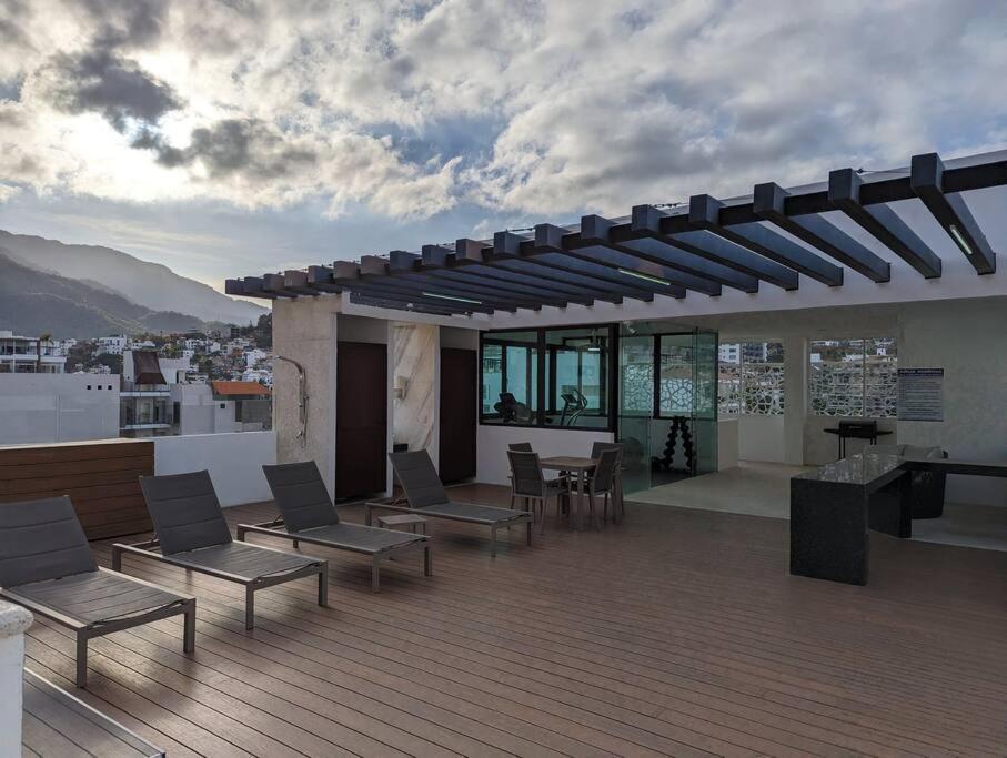 Ocean View Penthouse In P.V. Romantic Zone Puerto Vallarta Exterior photo